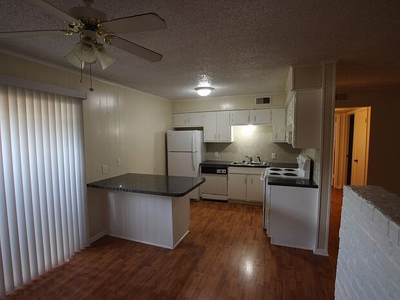 4th image of 213 Cooper St Unit 20