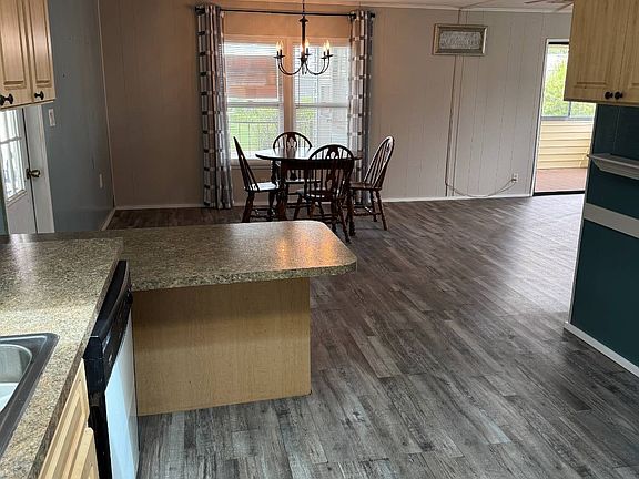 5th image of 98 Country Club Dr