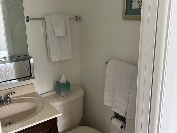 5th image of 432 Hi Country Dr