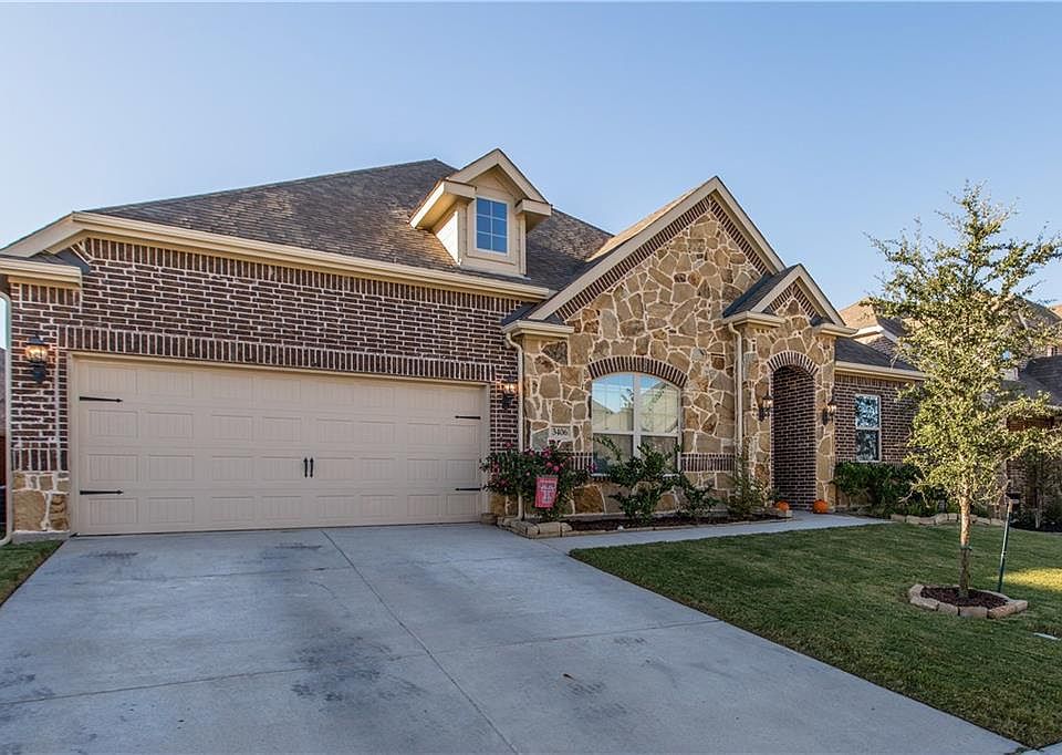 1st image of 3406 Hawthorn Ln