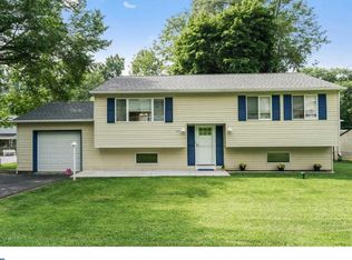 865 Parker St, Langhorne, PA 19047