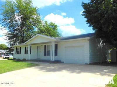 101 Lamar Dr, Salem, IL, 62881
