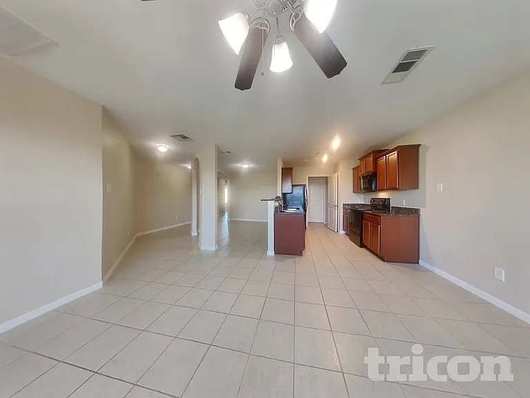 628 Totem Trail Dr — Photo 2