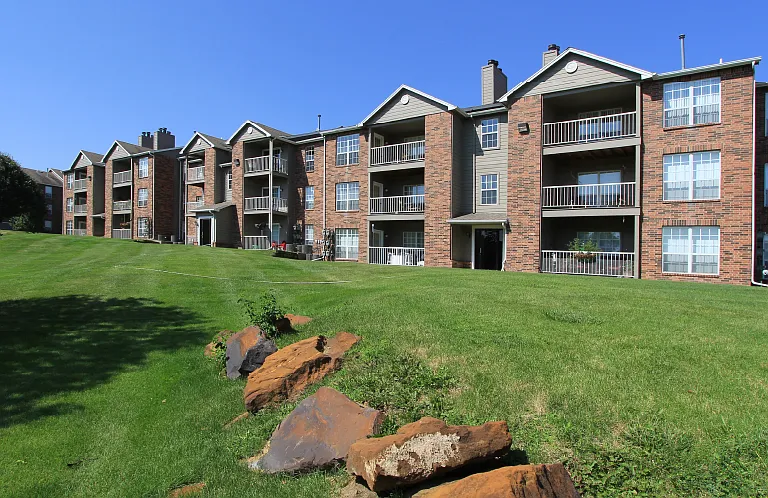 Tanglewood Apartments — Photo 2