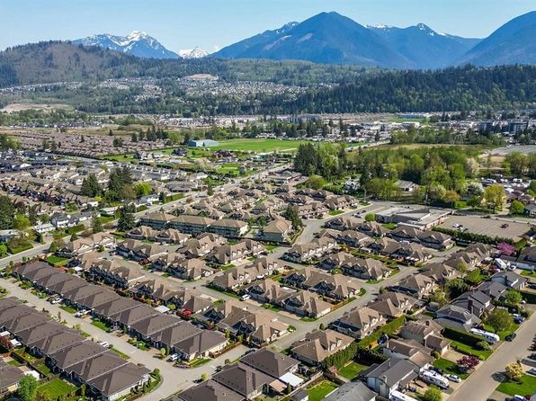 6449 Blackwood Ln #2, Chilliwack, BC V2R 5X5