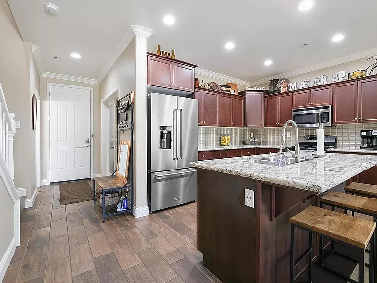 3921 W Payson Ave — Photo 11