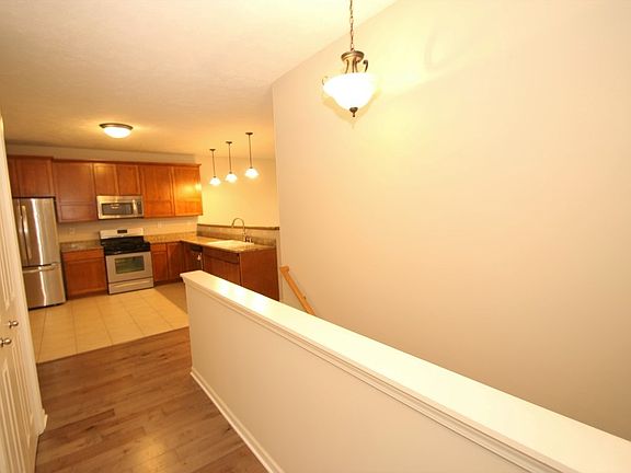 3rd image of 7562 Blairmore Dr