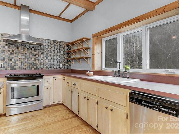3rd image of 278 Kelses Valley Dr