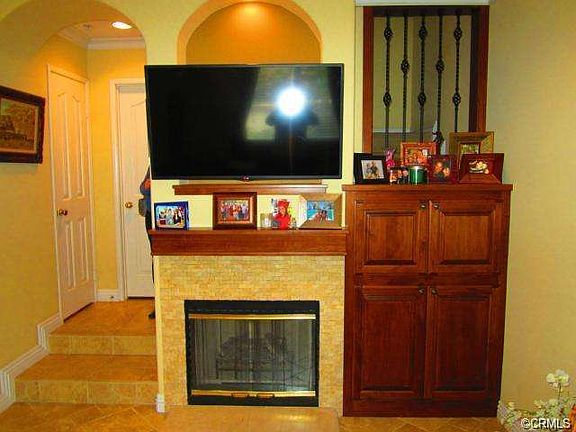 5th image of 2385 Sunningdale Dr