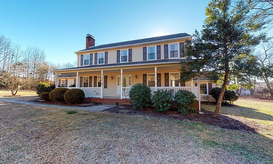 1st image of 3057 Breezewood Dr