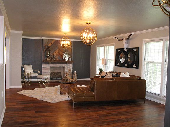 5th image of 609 Circle Ln