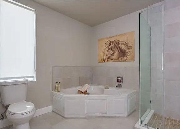 5th image of 118 S Kenwood St #507