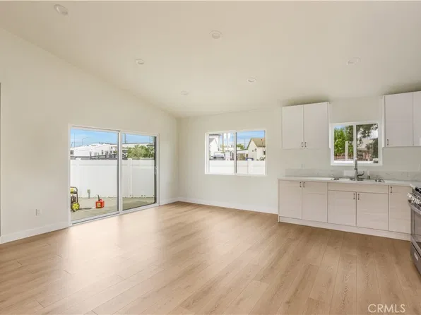 10957 Crockett St, Sun Valley, CA 91352