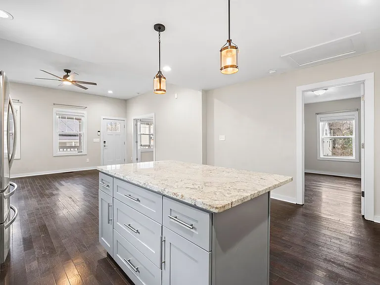 318 Wake Pl — Photo 4