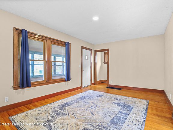 5th image of 504 N Magnolia Ave