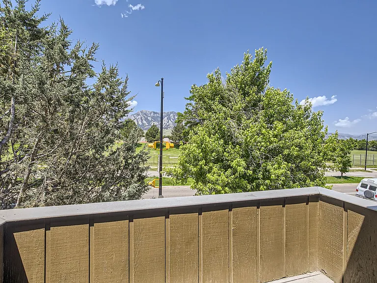 1538 Chambers Dr — Photo 14