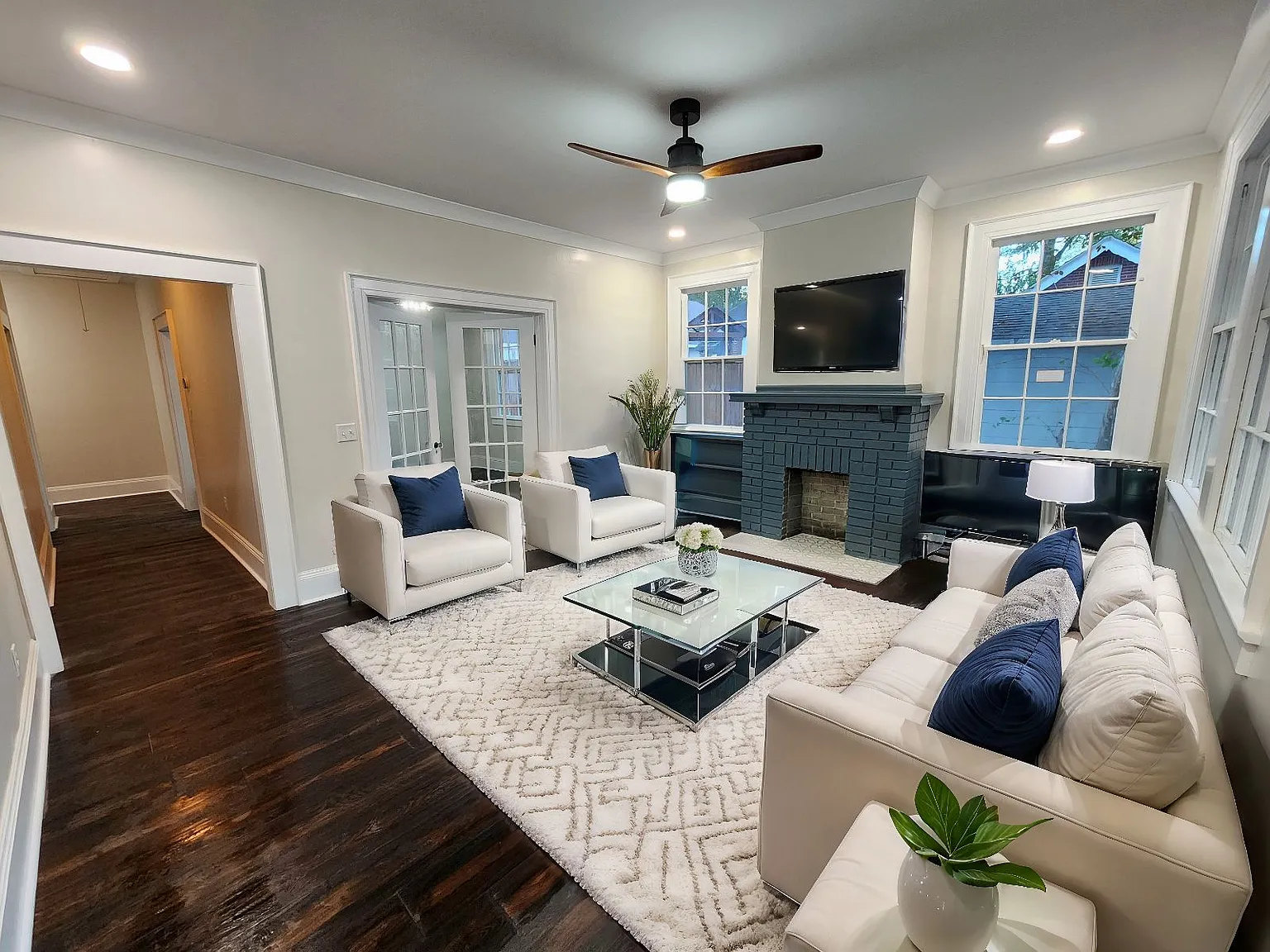 Charming Garden District Home — Photo 4