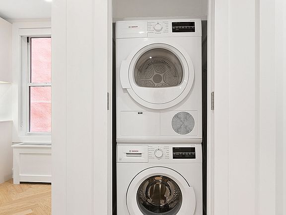 4th image of 220 W 24th St #2202K