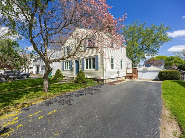 102 Beresford Rd, Rochester, NY 14610