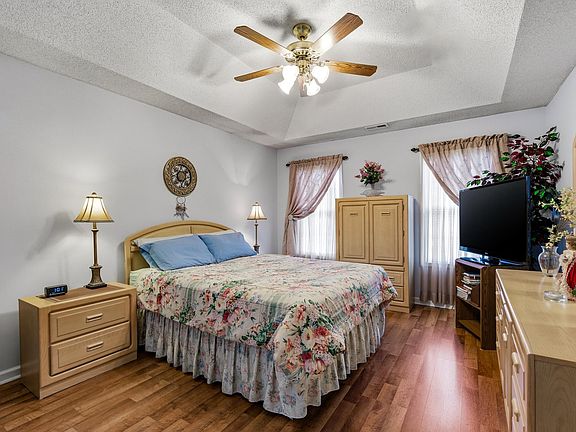 4th image of 9676 Eaddy Ln.