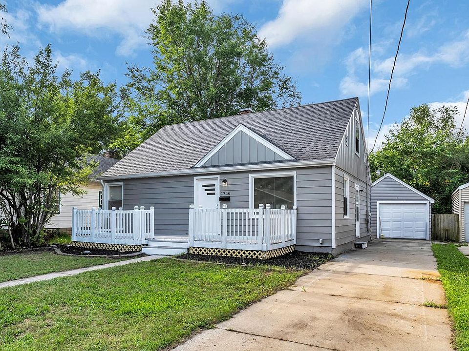 1st image of 1716 W Grand AVENUE