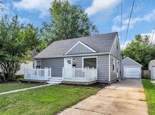 1716 W Grand AVENUE, Beloit, WI 53511
