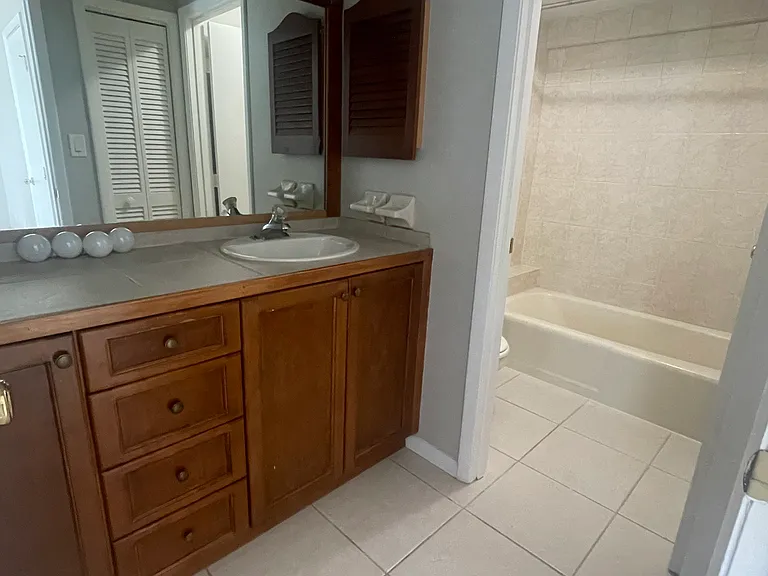 2647 Saint Josephs Dr W — Photo 6