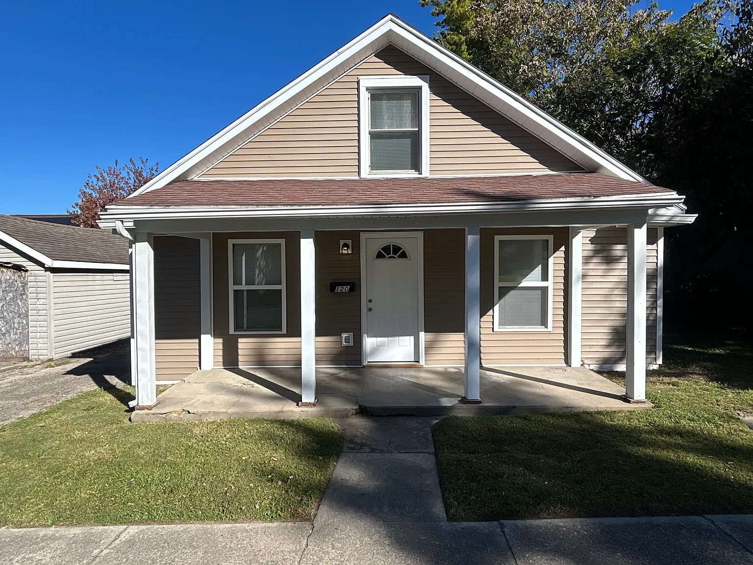 4 bed, 1.5 bath, 1134 sqft, $1,500 — Photo 1