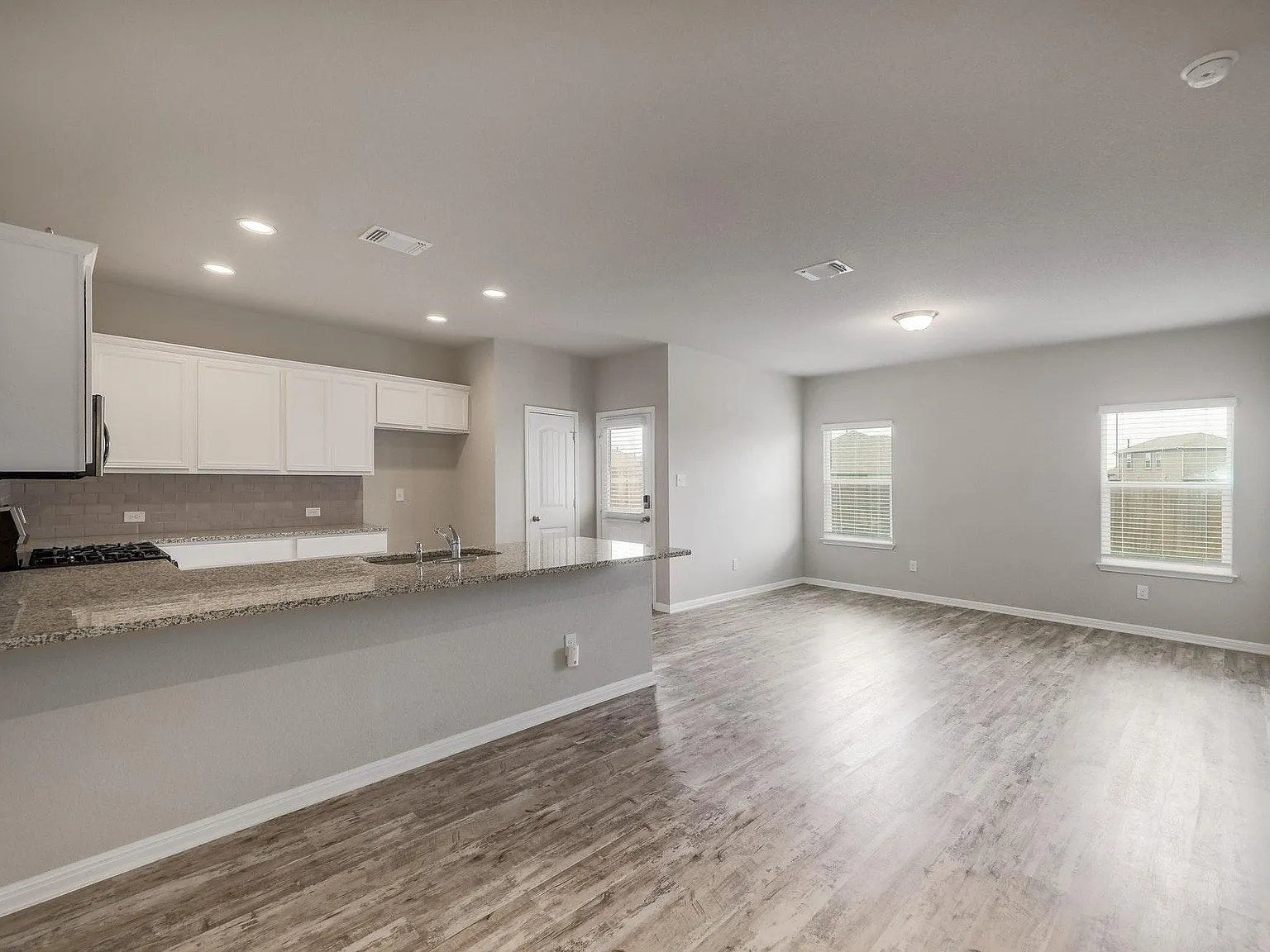 3 bed, 1560 sqft, $2,195 — Photo 4