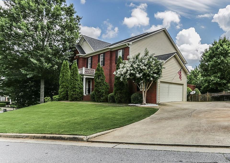 2nd image of 2624 Hampton Park Dr