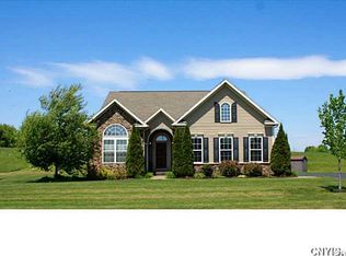 148 Naymik Dr, Chittenango, NY 13037