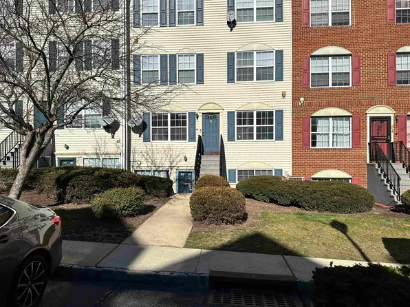 81 Vaughan Dr, Newark, NJ 07103