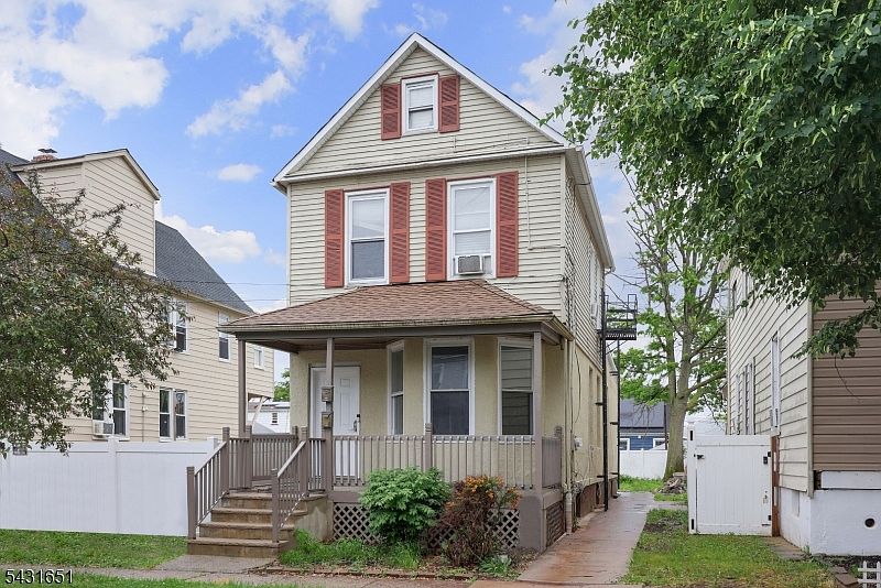 1st image of 16 E 19Th St