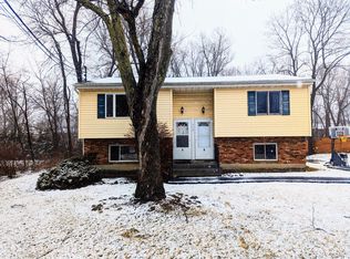 115 Jackson St, Fishkill, NY 12524