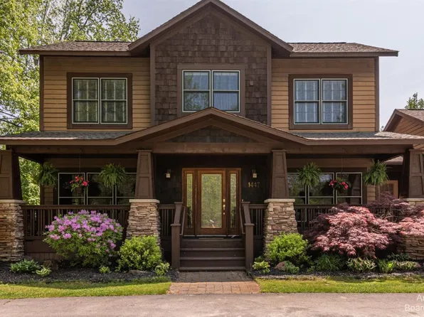 1447 Mark Twain Ct, Ann Arbor, MI 48103