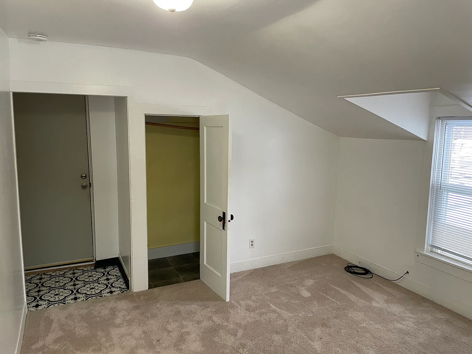 1 bed, 300 sqft, $600 — Photo 3
