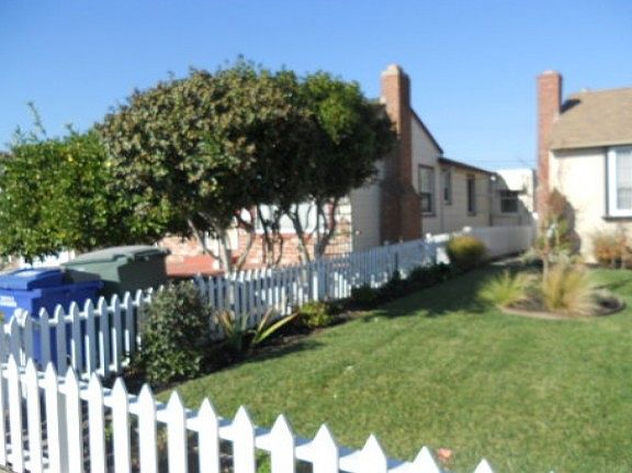 3rd image of 132 Knoll Cir