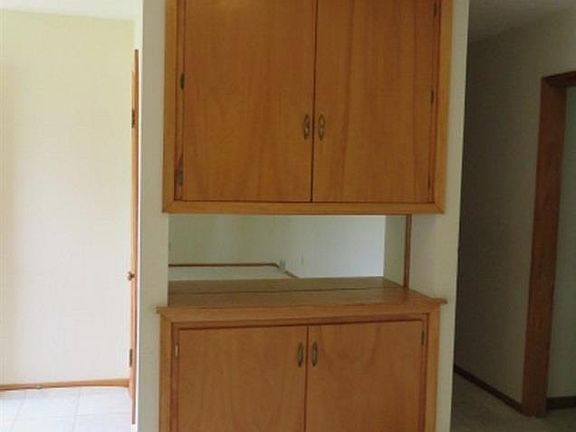 4th image of 104 N Olive Ave