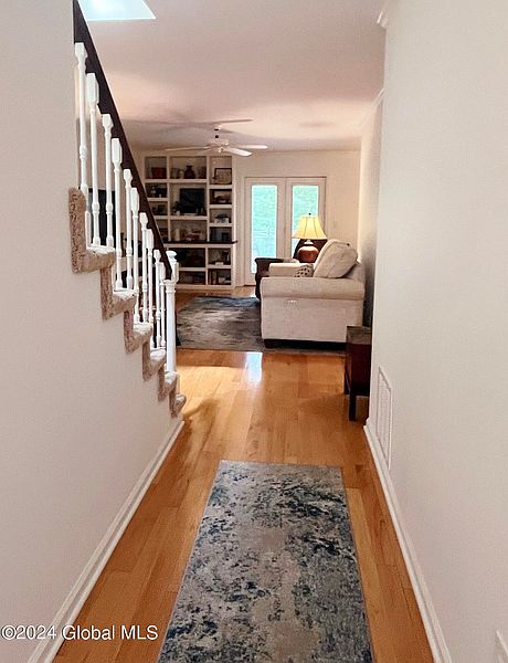 3rd image of 39 Bridgewood Lane