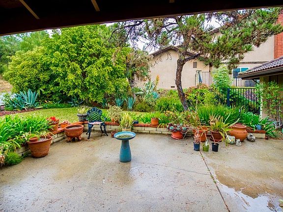 3rd image of 856 Calle Carrillo