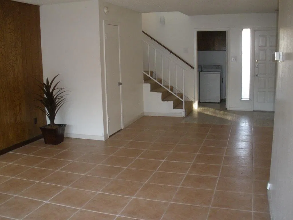 2 bed, 1.5 bath, 1250 sqft, $1,790 — Photo 4