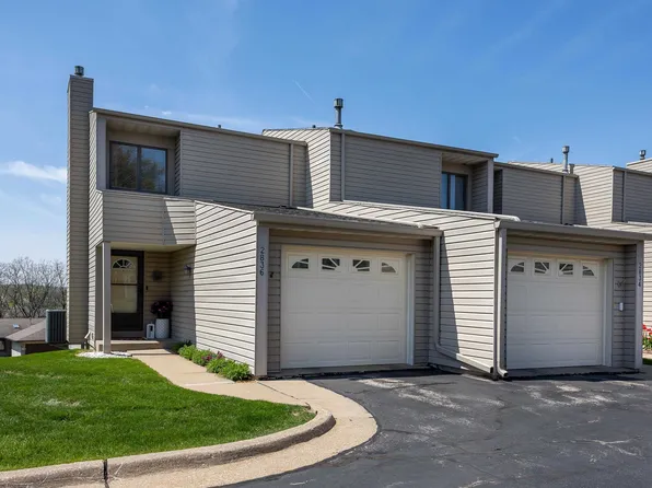 2836 Oak Meadow Ct, Dubuque, IA 52003