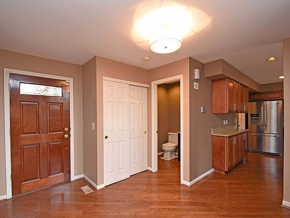 3rd image of 7475 Muchmore Close