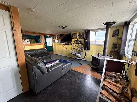 5th image of 655 Baccaro Rd