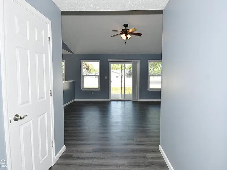 7826 Five Points Rd — Photo 2