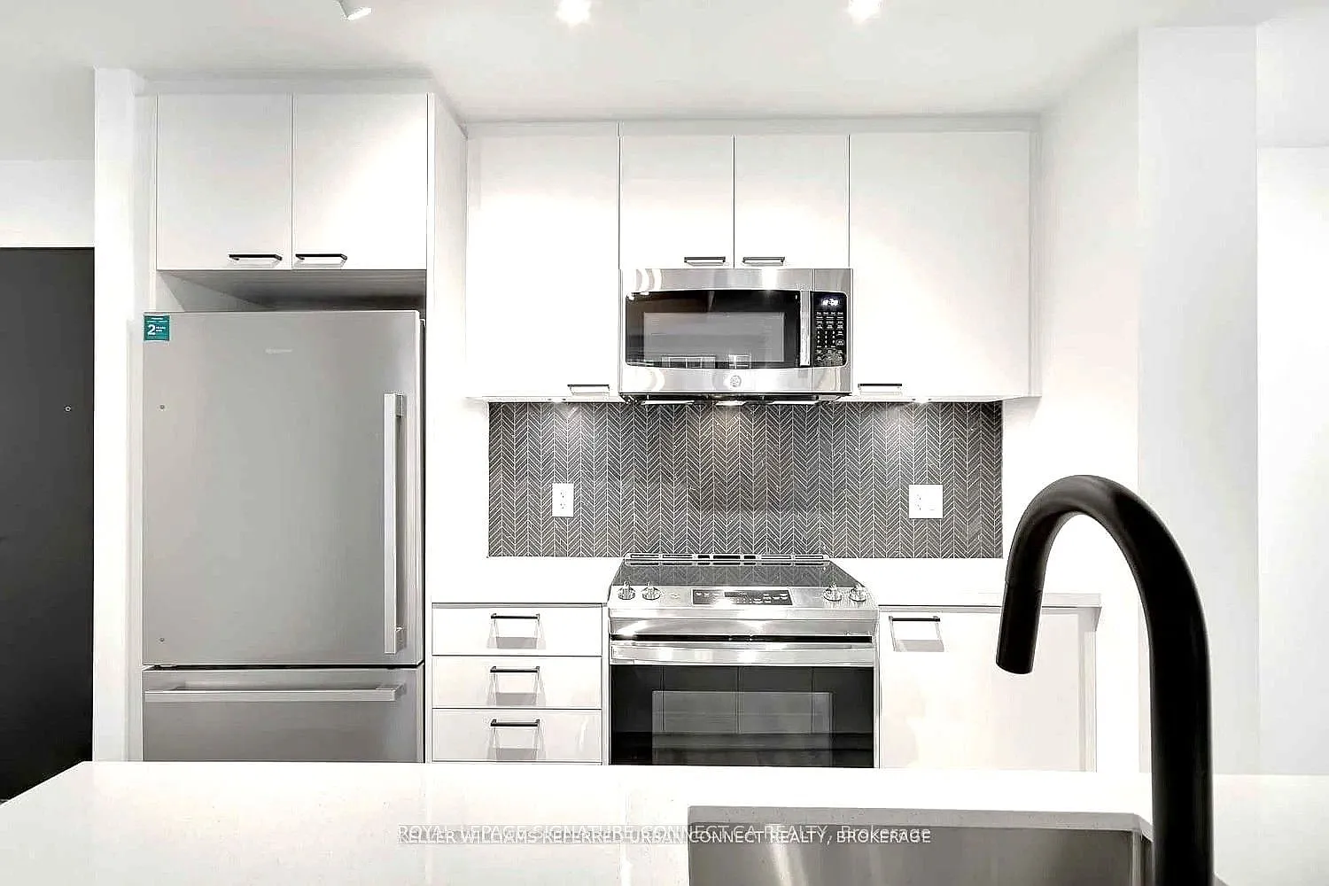 Reunion Crossing Condos — Photo 3