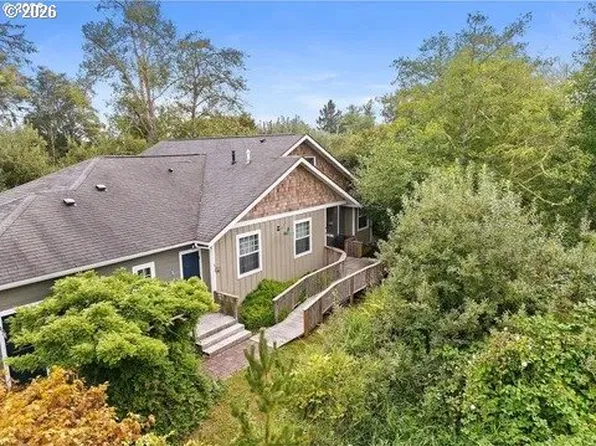 676 NW 9th St, Warrenton, OR 97146