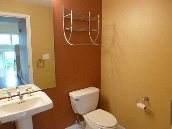 5th image of 207 River Farms Dr