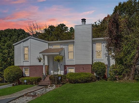 2nd image of 8032 Marin Dr #23