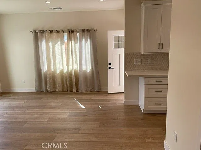 3 bed, 1000 sqft, $4,400 — Photo 4